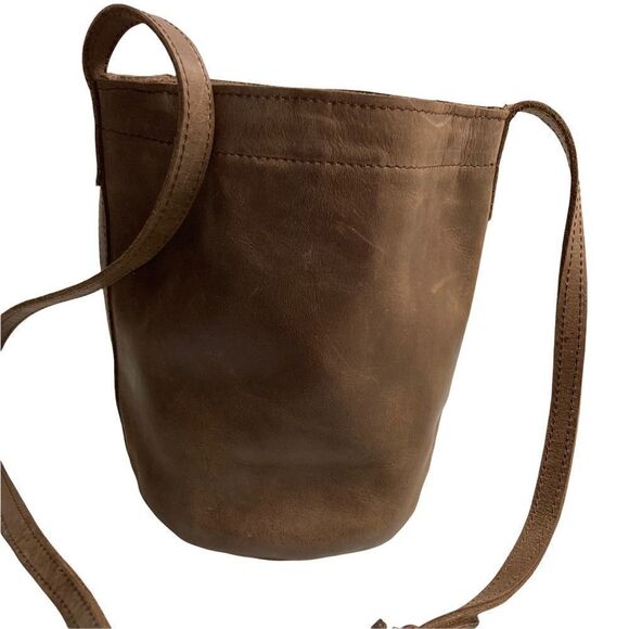 FASHIONABLE LOCAL & GLOBAL, Handmade in Ethiopia, Leather hobo crossbody, brown - Picture 3 of 15
